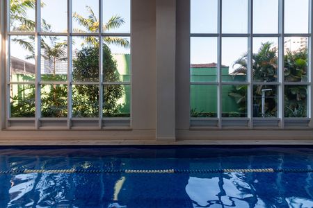 Apartamento à venda com 80m², 2 quartos e 2 vagas Apartamento à venda com 80m², 2 quartos e 2 vagasÁrea comum - Piscina