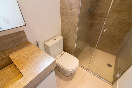 Apartamento à venda com 80m², 2 quartos e 2 vagas Apartamento à venda com 80m², 2 quartos e 2 vagasBanheiro da Suíte