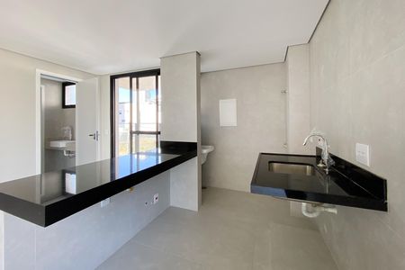 Cozinha de apartamento à venda com 2 quartos, 61m² em Santo Antônio, Belo Horizonte