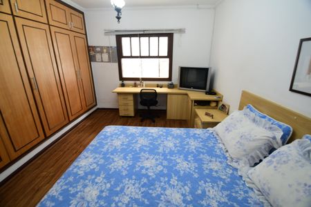 Casa à venda com 209m², 3 quartos e 2 vagasQuarto 2