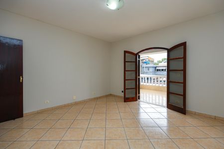 Casa para alugar com 200m², 3 quartos e 2 vagasSuíte