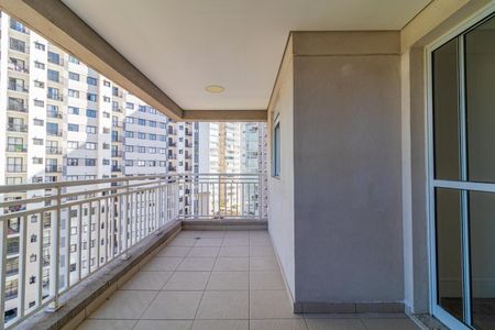 Apartamento à venda com 65m², 2 quartos e 1 vagaBalcony com vista para a cidade, com piso de cerâmica e iluminação natural.