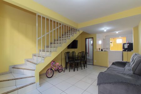 Foto 01 de casa para alugar com 2 quartos, 58m² em Céu Azul, Belo Horizonte