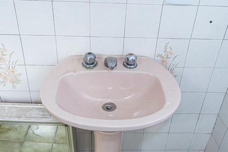 Casa para alugar com 250m², 2 quartos e 2 vagasBanheiro suite