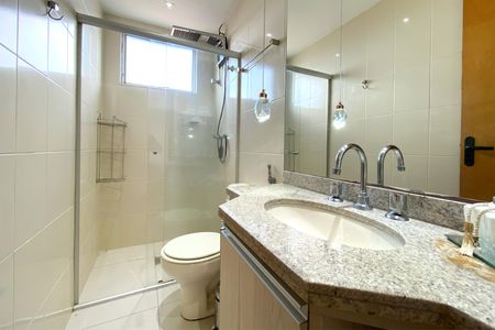 Apartamento para alugar com 80m², 3 quartos e 2 vagas Apartamento para alugar com 80m², 3 quartos e 2 vagasBanheiro da Suíte 1