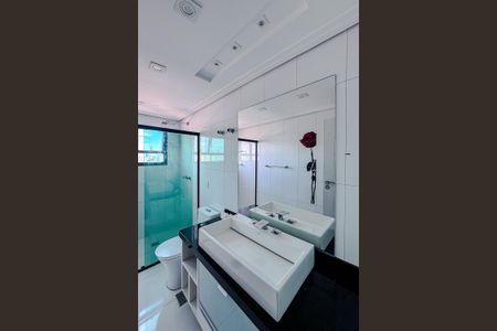 Apartamento à venda com 240m², 3 quartos e 3 vagasBanheiro da Suíte