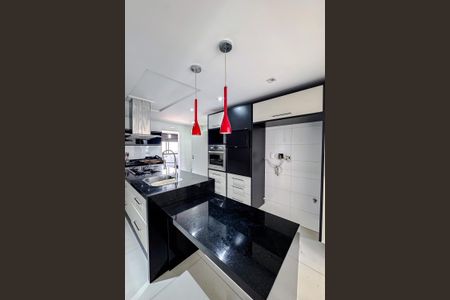 Apartamento à venda com 240m², 3 quartos e 3 vagasCozinha