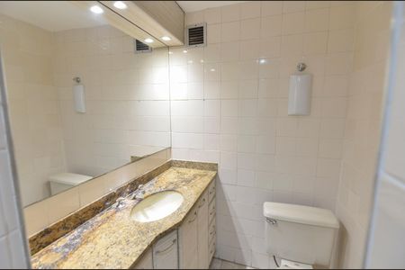 Apartamento à venda com 136m², 3 quartos e 2 vagasBanheiro Social