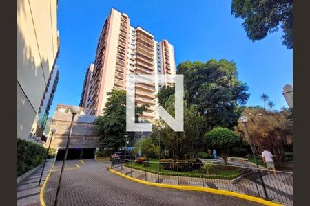 Apartamento à venda com 136m², 3 quartos e 2 vagasFachada