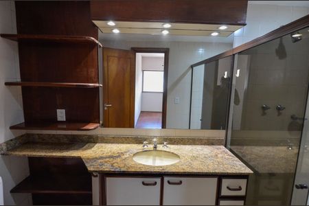 Apartamento à venda com 136m², 3 quartos e 2 vagasBanheiro da Suíte