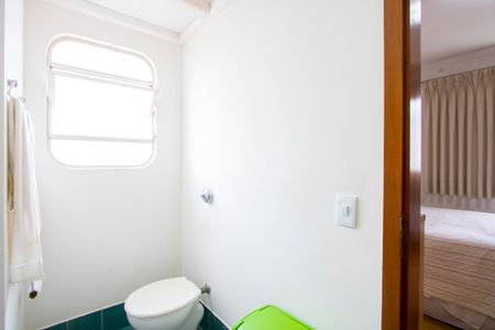 Apartamento à venda com 156m², 3 quartos e 2 vagasBanheiro do quarto 1