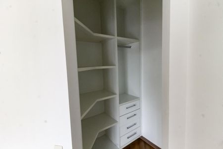Apartamento à venda com 260m², 4 quartos e 4 vagasCloset da suíte 1