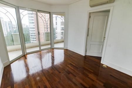 Apartamento à venda com 260m², 4 quartos e 4 vagasSala 2
