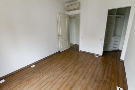 Apartamento à venda com 260m², 4 quartos e 4 vagasSuíte 1