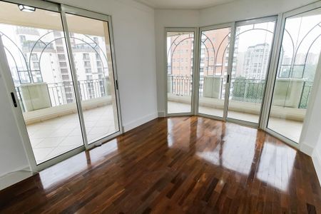 Apartamento à venda com 260m², 4 quartos e 4 vagasSala 2