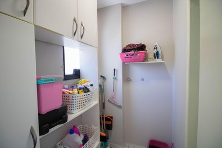 Apartamento à venda com 94m², 3 quartos e 3 vagasDISPENSA