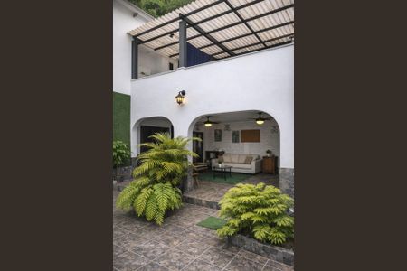 Casa à venda com 275m², 4 quartos e 5 vagasarea gourmet