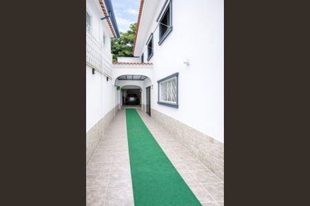 Casa à venda com 275m², 4 quartos e 5 vagasCorredor/garagem
