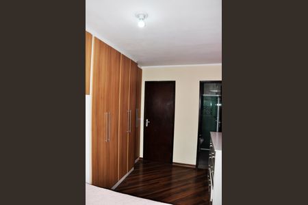 Casa para alugar com 210m², 2 quartos e 2 vagas Casa para alugar com 210m², 2 quartos e 2 vagasDetalhe - Quarto 01 com Suíte
