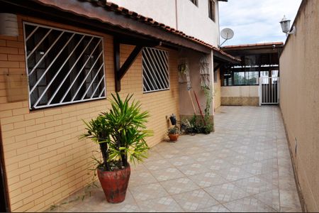 Casa para alugar com 210m², 2 quartos e 2 vagas Casa para alugar com 210m², 2 quartos e 2 vagasCorredor Externo