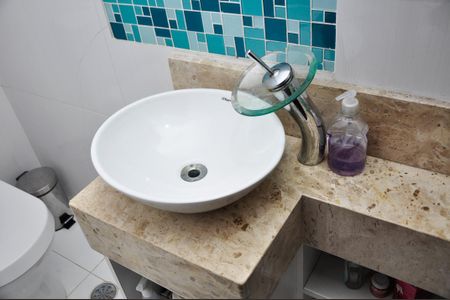 Casa para alugar com 210m², 2 quartos e 2 vagas Casa para alugar com 210m², 2 quartos e 2 vagasDetalhe - Sala - Lavabo