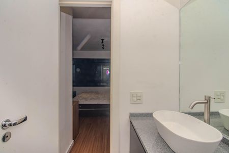 Banheiro de kitnet/studio para alugar com 1 quarto, 39m² em Partenon, Porto Alegre