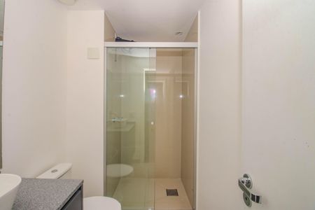 Banheiro de kitnet/studio para alugar com 1 quarto, 39m² em Partenon, Porto Alegre