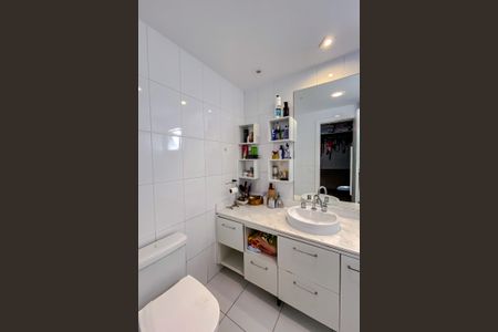 Apartamento à venda com 120m², 3 quartos e 2 vagasBanheiro da Suíte
