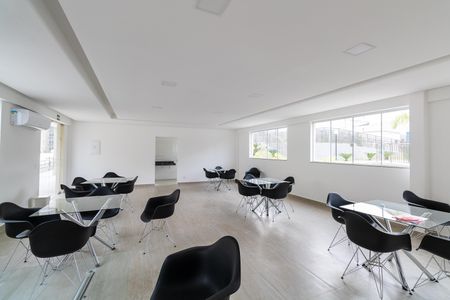 Apartamento para alugar com 46m², 2 quartos e 1 vagaÁrea comum - Salão de festas