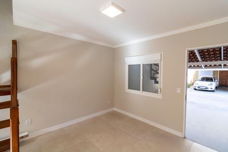 Sala de casa de condomínio para alugar com 2 quartos, 92m² em Camaquã, Porto Alegre