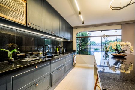 Casa à venda com 240m², 2 quartos e 3 vagasCozinha