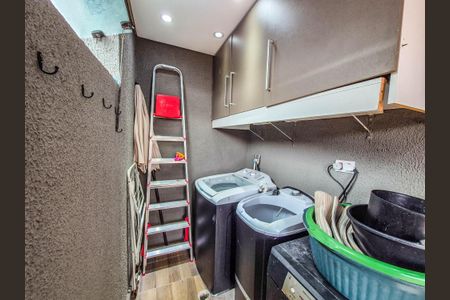 Casa à venda com 240m², 2 quartos e 3 vagasÁrea de Serviço