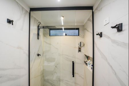 Casa à venda com 240m², 2 quartos e 3 vagasBanheiro da Suíte