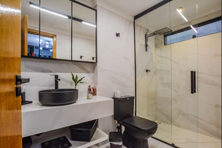 Casa à venda com 240m², 2 quartos e 3 vagasBanheiro da Suíte