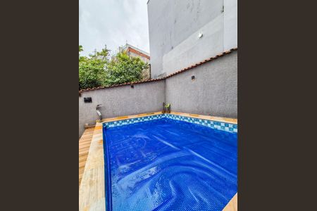 Casa à venda com 240m², 2 quartos e 3 vagasPiscina