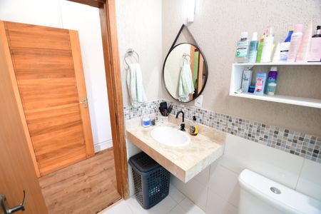 Casa à venda com 165m², 3 quartos e 3 vagasBanheiro Suíte