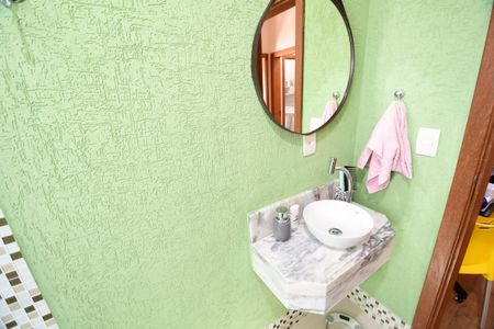 Casa à venda com 165m², 3 quartos e 3 vagasBanheiro Social