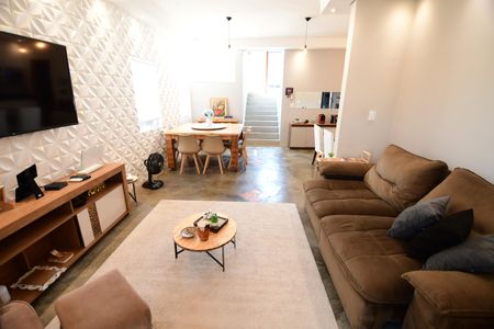 Casa à venda com 165m², 3 quartos e 3 vagasSala