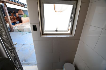 Casa à venda com 165m², 3 quartos e 3 vagasBanheiro de serviço
