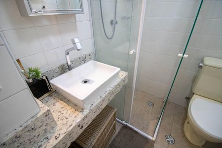 Apartamento para alugar com 57m², 2 quartos e 1 vagaBANHEIRO