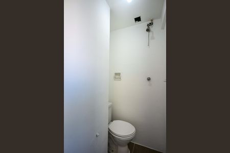 Apartamento para alugar com 70m², 3 quartos e 2 vagasBanheiro de Serviço