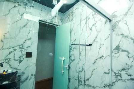 Apartamento à venda com 61m², 2 quartos e 1 vaga Apartamento à venda com 61m², 2 quartos e 1 vagaBanheiro da Suíte 1