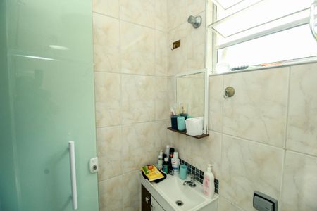 Apartamento à venda com 61m², 2 quartos e 1 vaga Apartamento à venda com 61m², 2 quartos e 1 vagaBanheiro da Suíte 2