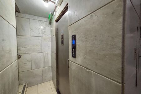Apartamento para alugar com 68m², 2 quartos e sem vagaElevador