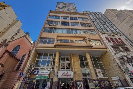 Apartamento para alugar com 68m², 2 quartos e sem vagaFachada