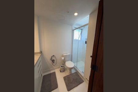 Apartamento para alugar com 105m², 3 quartos e 1 vaga Apartamento para alugar com 105m², 3 quartos e 1 vagaBanheiro