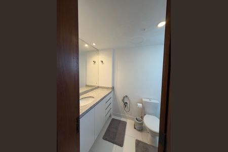Apartamento para alugar com 105m², 3 quartos e 1 vaga Apartamento para alugar com 105m², 3 quartos e 1 vagaBanheiro