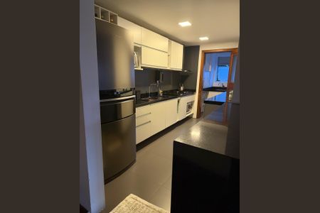 Cozinha de apartamento para alugar com 3 quartos, 105m² em Rio Branco, Porto Alegre