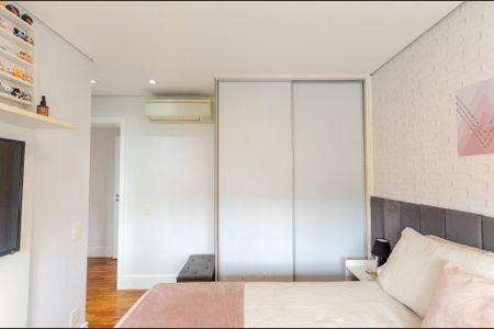 Apartamento à venda com 153m², 3 quartos e 2 vagasSuíte 1