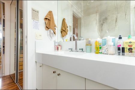 Apartamento à venda com 153m², 3 quartos e 2 vagasSuíte 3 - banheiro